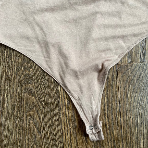 Abercrombie Nude Cowlneck Bodysuit - Picture 3 of 4